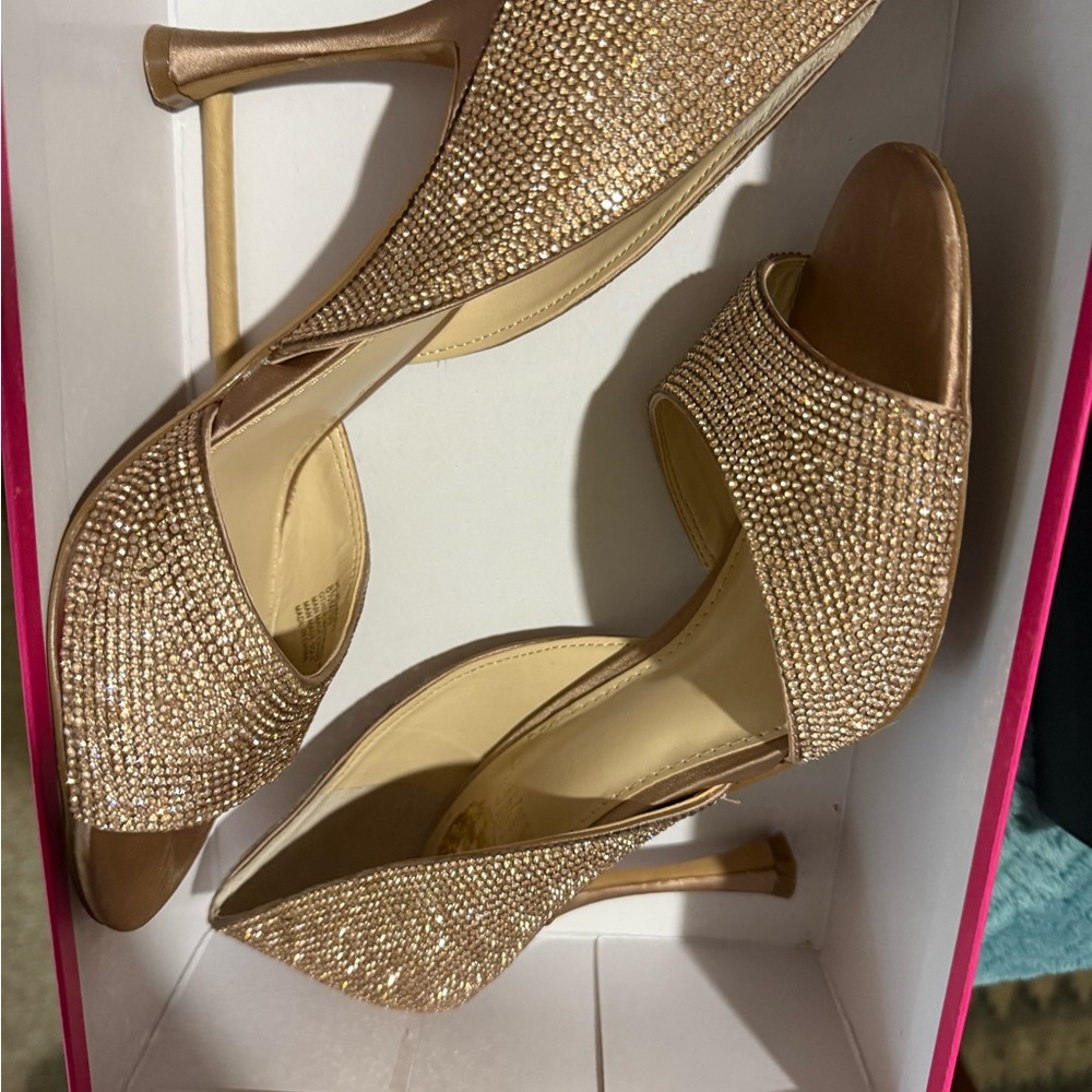 Rose Gold Vince Camutos - like new